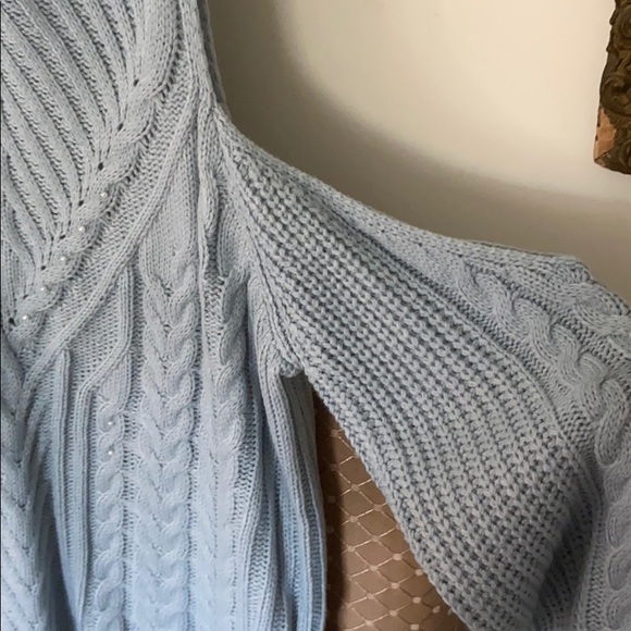 Brand New Lauren Conrad Cold Shoulder Sweater - Picture 2 of 3